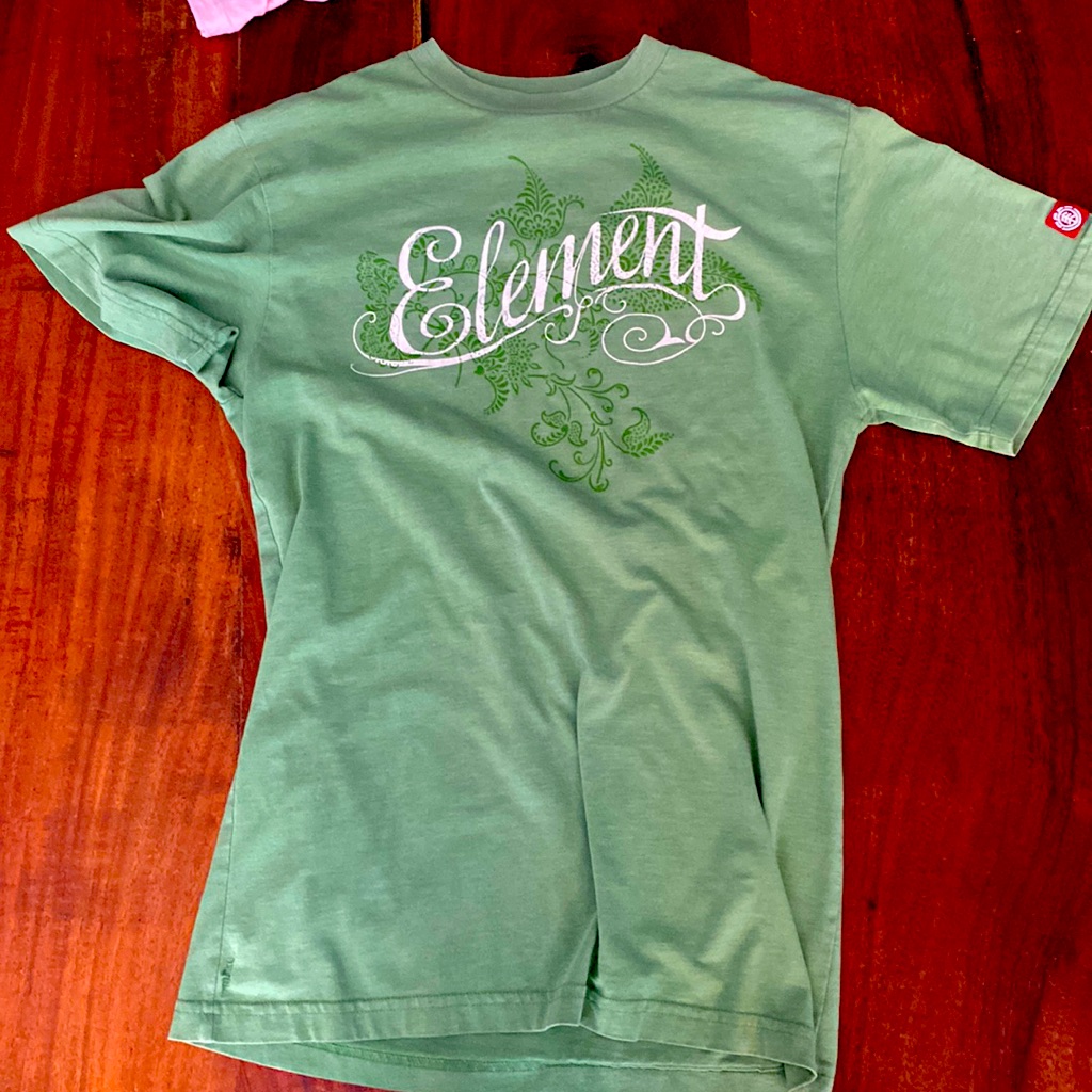 Element T